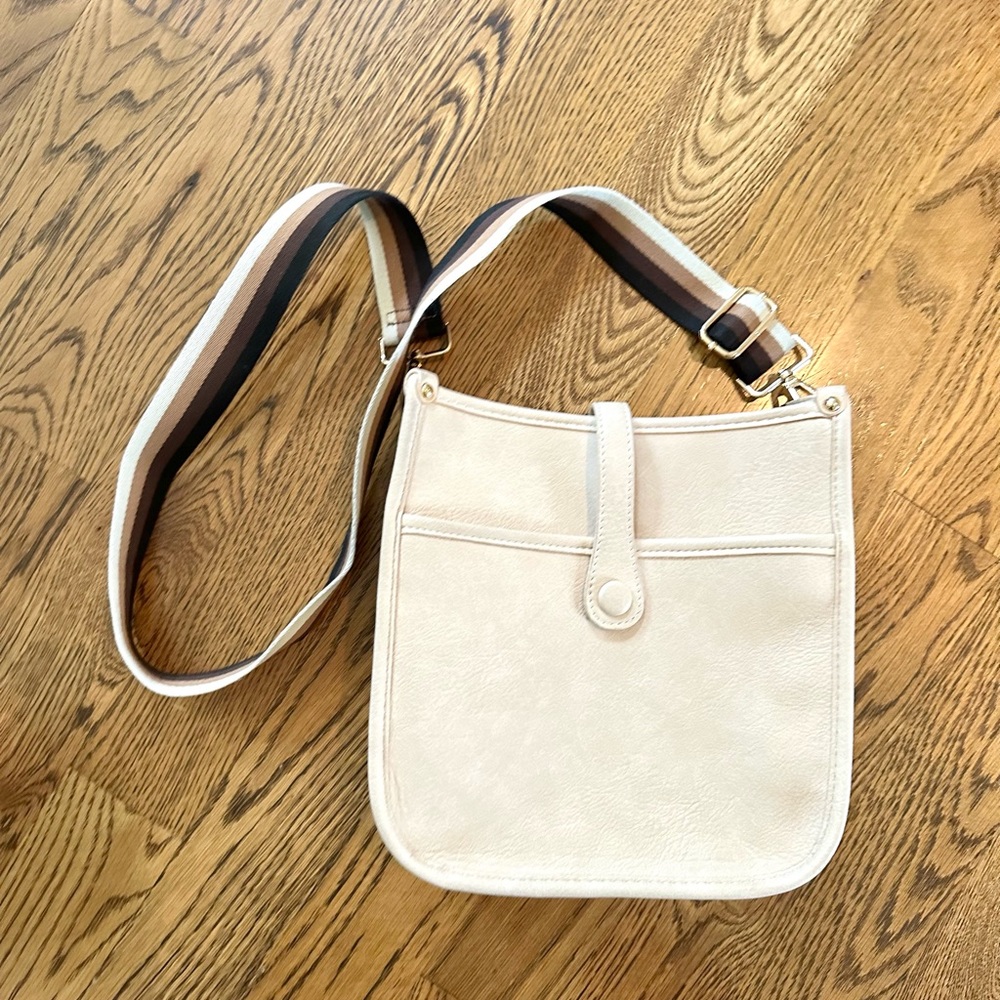Creme crossbody purse